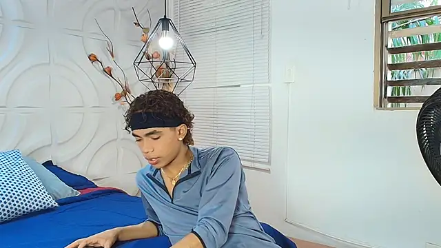 AlanCutee online show from June 3, 2:33 pm
