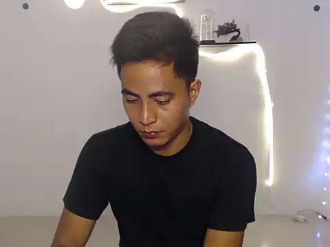 Lloyd wintours online show from March 9, 8:14 pm