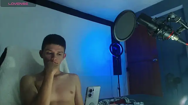 JhoanVelezModel online show from October 6, 5:34 am