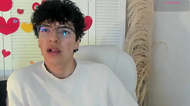 miilo wolf online show from September 12, 12:49 pm
