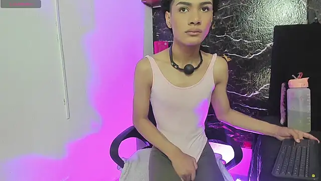 lyan hots online show from September 17, 1:56 pm