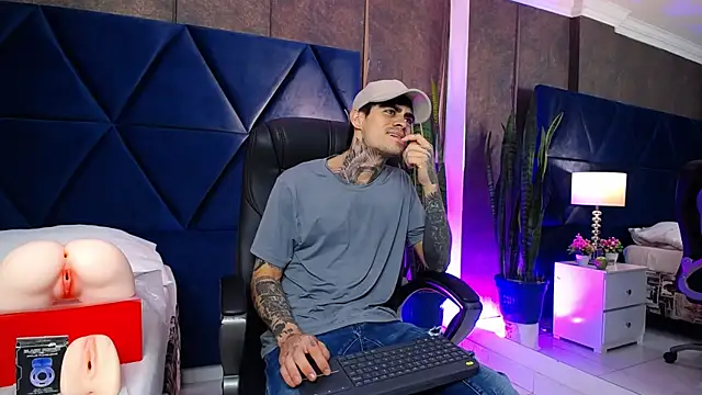 AronMuller  online show from September 25, 5:06 am