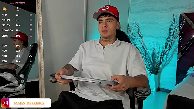 JamesDeker online show from October 9, 8:14 pm