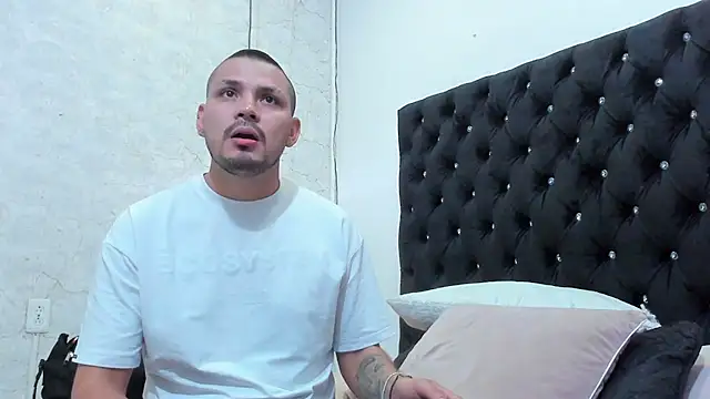 AndresSterling  online show from October 6, 11:09 pm