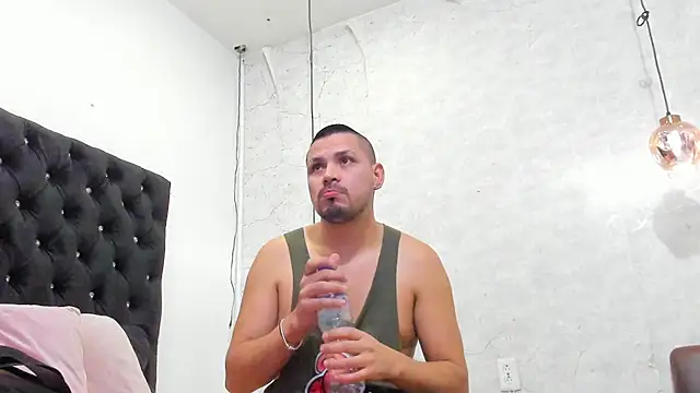 AndresSterling  online show from September 30, 11:19 pm