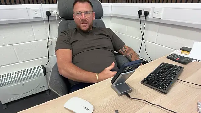 bilf1978 online show from June 2, 6:03 am