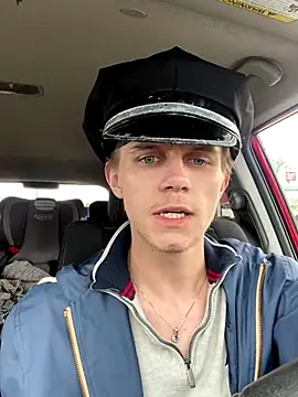 XanderOzzz online show from October 19, 8:45 pm