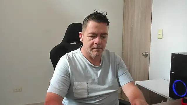 massimo dannger online show from December 3, 4:24 pm