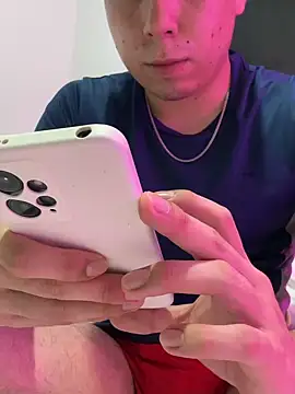 Axel es online show from February 5, 12:39 am