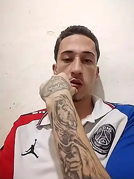 Snapshot of Mateus122hh chatting on October 4, 1:43 am Mateus122hh online show from October 4, 1:43 am