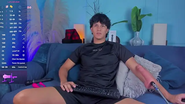 Leo Savage  online show from December 15, 3:47 am