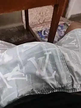 COme8989 online show from December 15, 3:31 pm