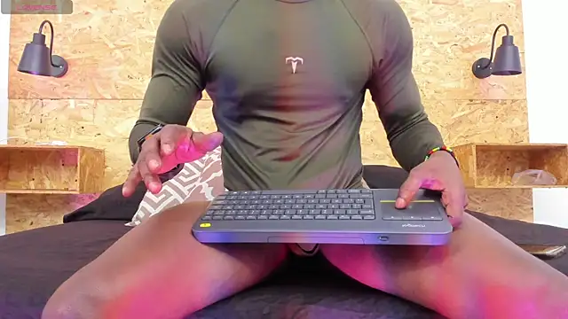 santiblack7 online show from October 8, 8:02 pm