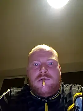 svenni2525 online show from October 9, 10:25 pm