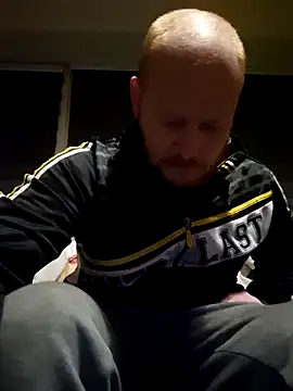 svenni2525 online show from November 21, 1:26 am