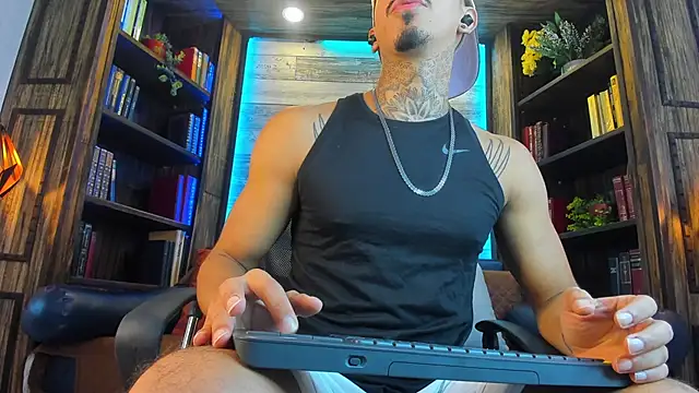 Donovan Desmond online show from October 20, 8:02 pm