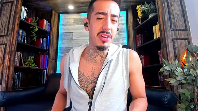 Donovan Desmond online show from December 4, 8:38 pm