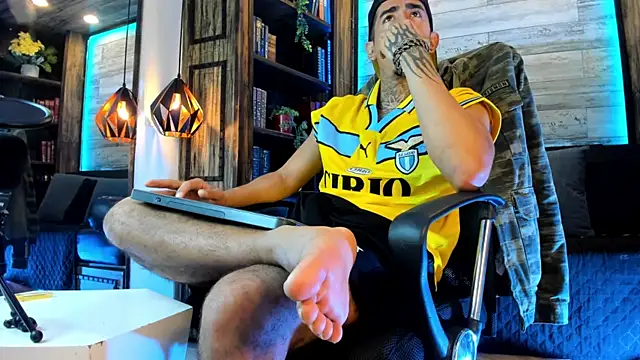 Donovan Desmond online show from January 11, 4:38 am