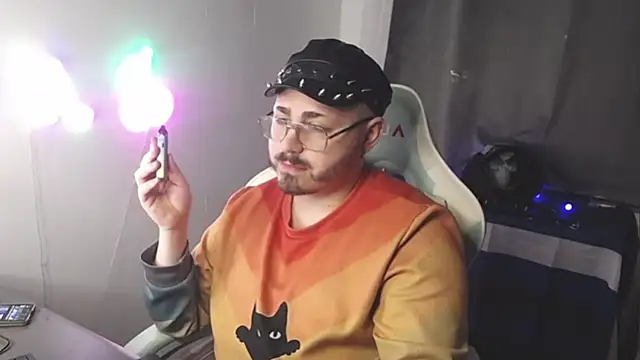 FabianKinky online show from October 13, 4:13 pm