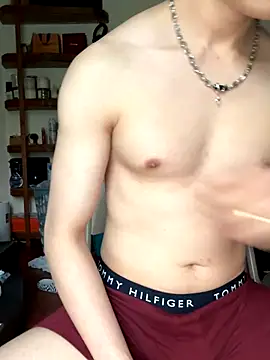 Snapshot of alexphh85 chatting on September 15, 9:49 pm alexphh85 online show from September 15, 9:49 pm
