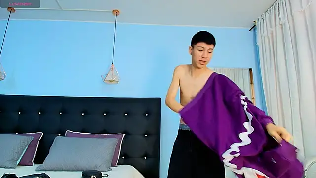 Abraham horny18 online show from September 8, 8:19 pm