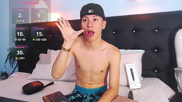Abraham horny18 online show from October 4, 8:35 pm