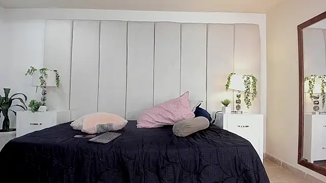 college muscle ass1 online show from October 3, 2:49 am