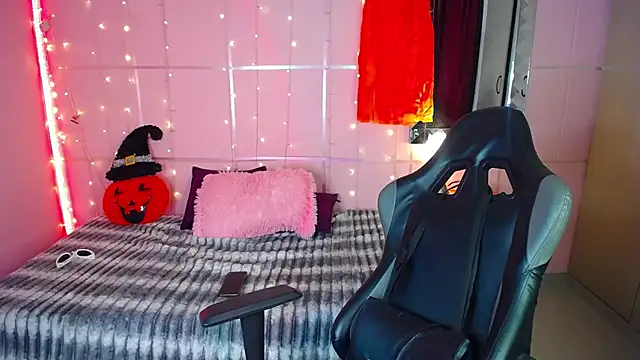 Justin gray  online show from October 21, 9:39 pm