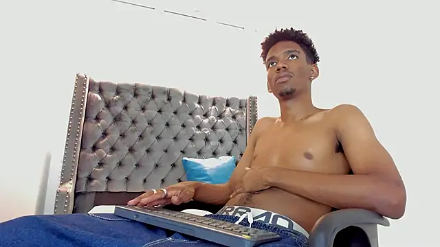 nero reyd online show from October 3, 7:52 pm