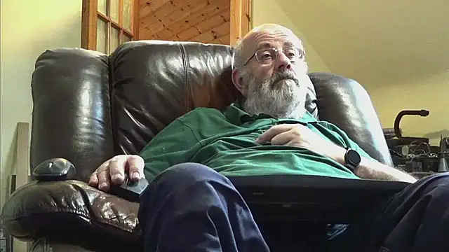 Snapshot of janzer13 chatting on September 14, 1:13 pm janzer13 online show from September 14, 1:13 pm