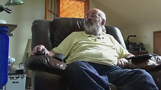 Snapshot of janzer13 chatting on September 21, 1:44 pm janzer13 online show from September 21, 1:44 pm