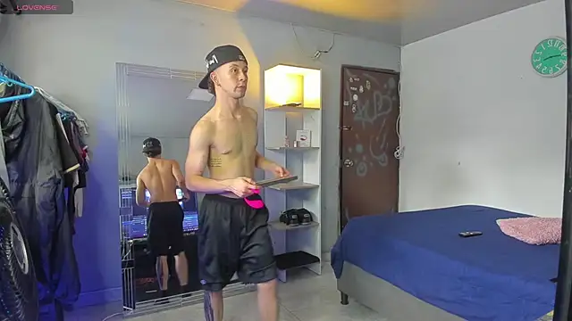 polvodeangelll online show from October 12, 8:47 pm