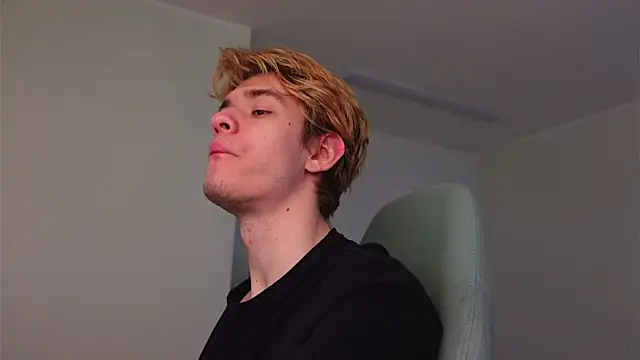 Logan Fraser online show from November 20, 1:43 pm