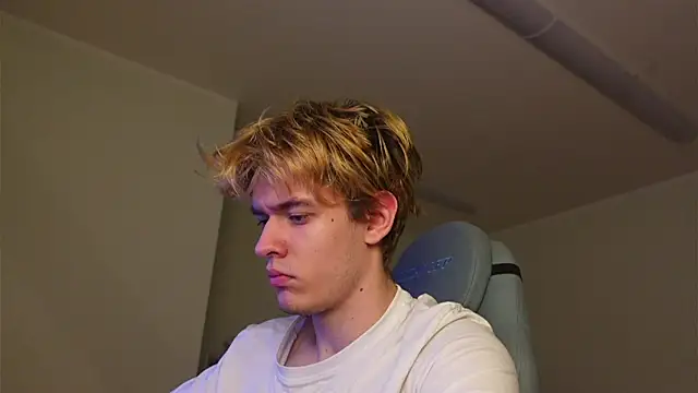 Logan Fraser online show from November 9, 2:54 pm