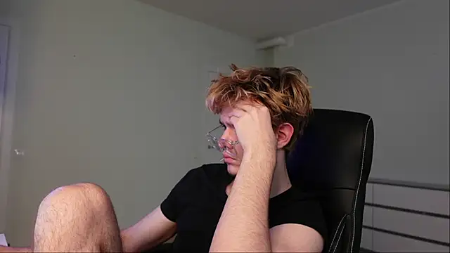 Logan Fraser online show from October 23, 7:23 am