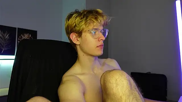 Logan Fraser online show from October 16, 2:14 pm