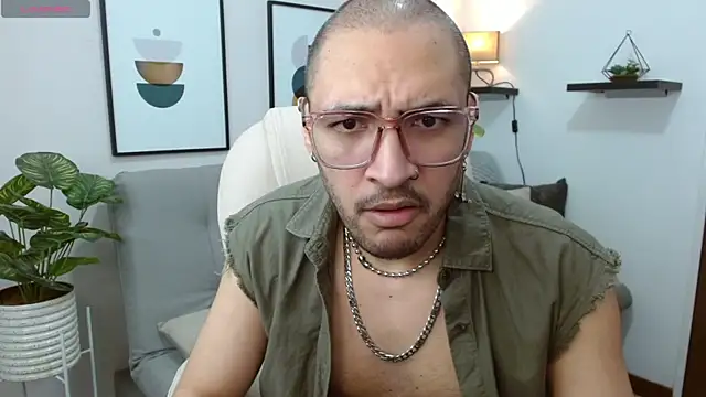   Damian    online show from October 15, 1:02 am