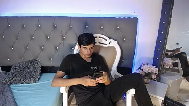 Charlie Cock  online show from October 9, 4:17 am