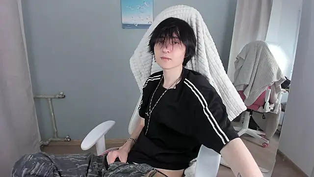 Noah Hilles online show from September 25, 2:16 pm