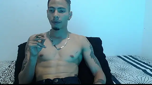 Snapshot of Daniel_laverde chatting on October 6, 6:51 am Daniel laverde online show from October 6, 6:51 am