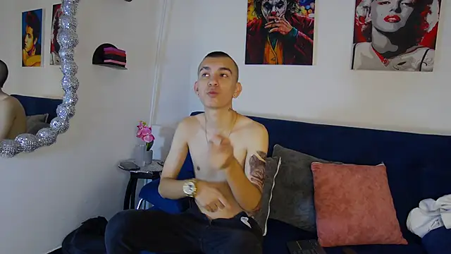 RowanCley online show from October 13, 1:17 pm