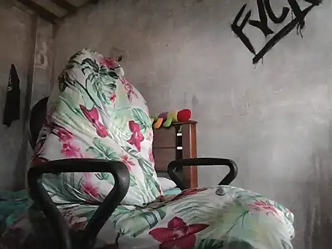 dirty model online show from February 28, 7:46 pm