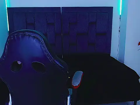 dirty model online show from October 18, 10:31 am