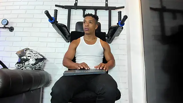 ItaloMoore online show from March 11, 11:28 am