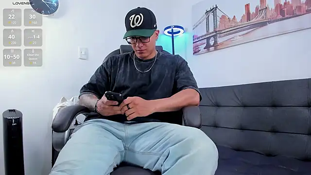 Dash Bukoski online show from October 19, 5:16 pm