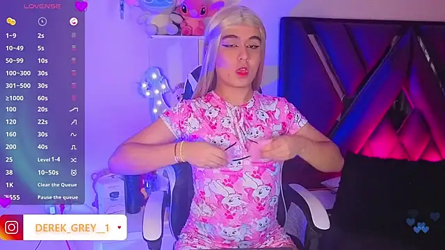 derek greyy  online show from October 11, 9:41 pm