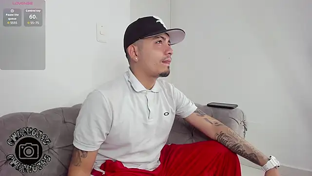 OwenStonne  online show from October 9, 3:55 am