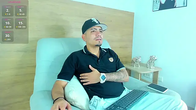 OwenStonne  online show from October 30, 4:36 am