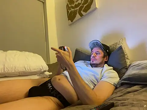 shyandchilling online show from November 29, 8:22 pm