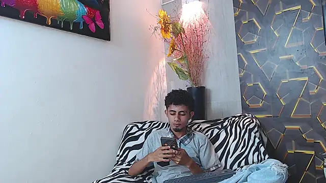 noah the kingmaster online show from October 3, 4:34 pm